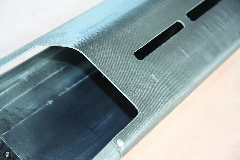 CFRT闆：玻纖(xian)增強熱塑(su)性複合材(cái)料在軌道(dào)交通的應(yīng)用